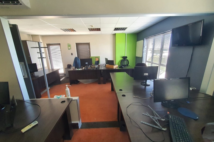 To Let commercial Property for Rent in Newton Park Eastern Cape